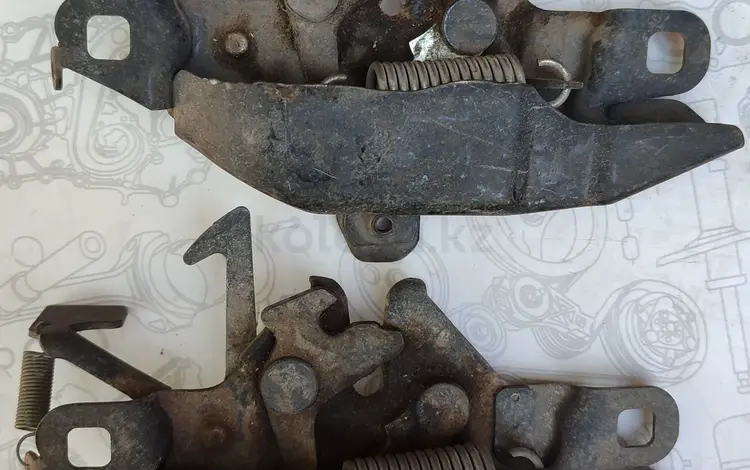 Замок капота на Land Cruiser Prado 78 за 20 000 тг. в Алматы