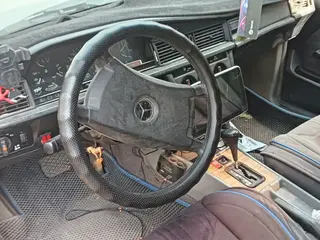 Mercedes-Benz 190