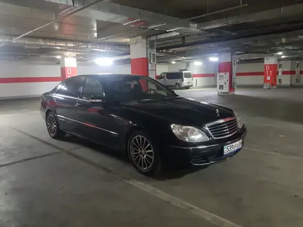 Авто Mercedes-Benz s500 Long 4 matic с водителем в Тараз – фото 2