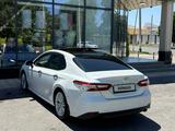 Toyota Camry 2020 года за 14 500 000 тг. в Тараз – фото 2