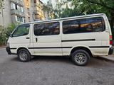 Toyota  HiAce 1995 годаүшін2 000 000 тг. в Алматы