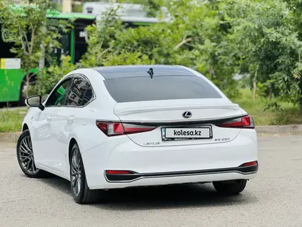 Lexus ES 250 2020 года за 21 000 000 тг. в Алматы – фото 4