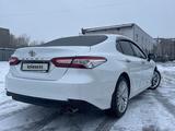 Toyota Camry 2018 года за 13 000 000 тг. в Караганда – фото 4