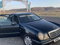 Mercedes-Benz E 230 1998 годаfor3 500 000 тг. в Тараз