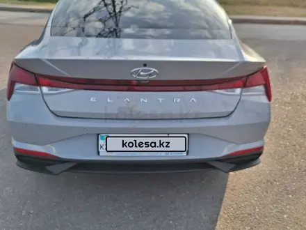 Hyundai Elantra 2021 года за 9 700 000 тг. в Костанай – фото 5