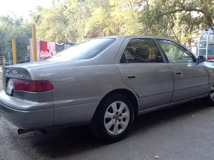 Toyota Camry 2001 года за 3 500 000 тг. в Тараз – фото 2