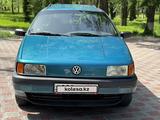 Volkswagen Passat 1990 годаүшін2 200 000 тг. в Тараз