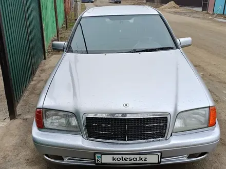 Mercedes-Benz C 200 1995 года за 1 800 000 тг. в Актобе