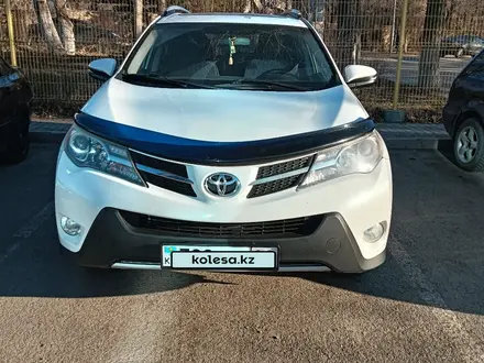 Toyota RAV4 2015 года за 10 500 000 тг. в Караганда