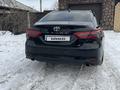 Toyota Camry 2018 года за 14 000 000 тг. в Семей – фото 2