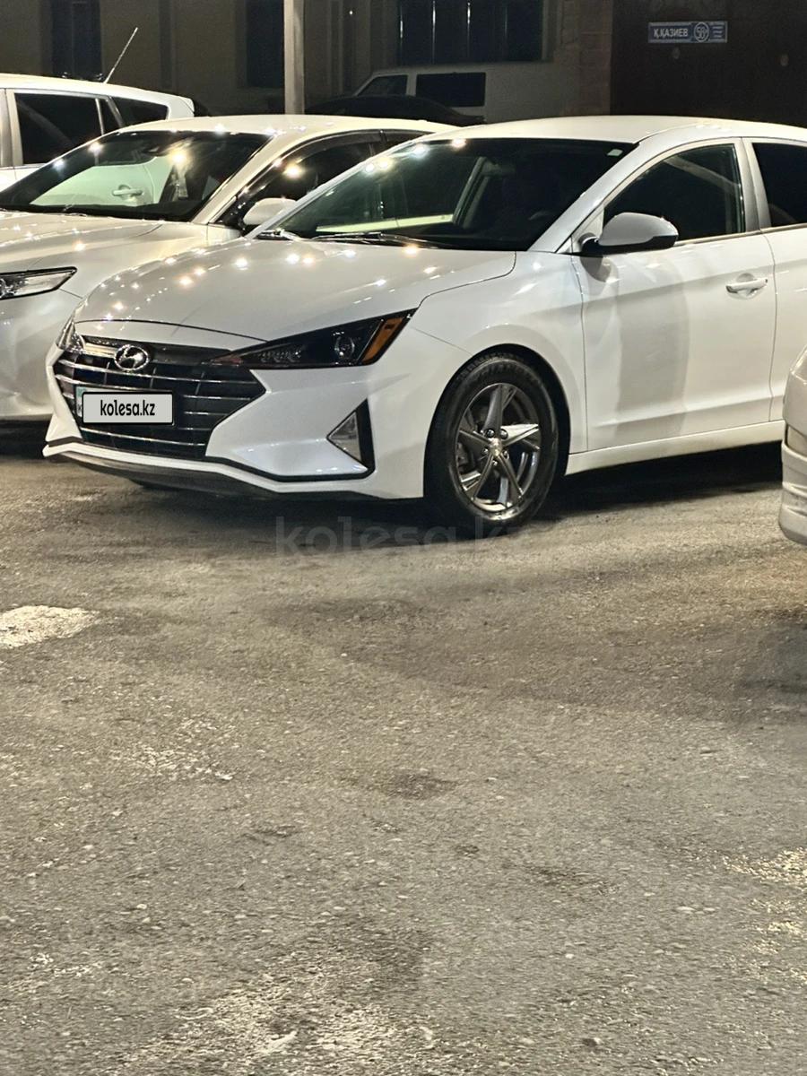 Hyundai Elantra 2019 г.