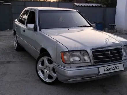 Mercedes-Benz E 280 1993 года за 1 750 000 тг. в Алматы – фото 11