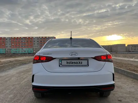 Hyundai Accent 2021 года за 7 200 000 тг. в Актау – фото 4