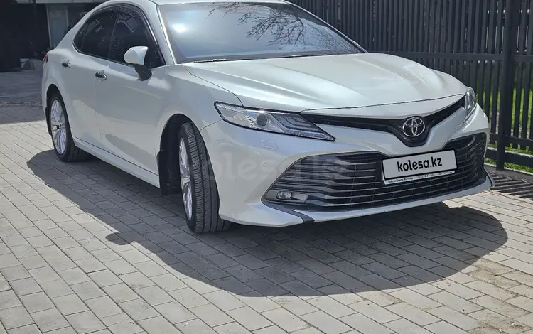 Toyota Camry 2019 года за 15 200 000 тг. в Шымкент