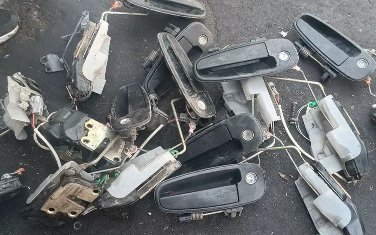 Ручка двери рав 4 за 10 000 тг. в Алматы