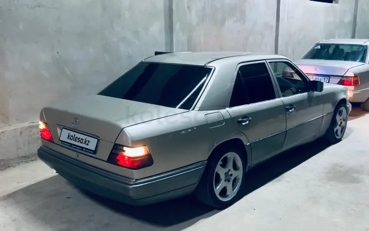 Mercedes-Benz E 200 1993 года за 1 500 000 тг. в Шымкент
