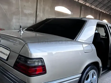 Mercedes-Benz E 200 1993 года за 1 500 000 тг. в Шымкент – фото 5