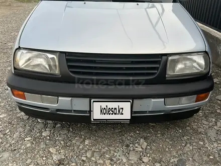 Volkswagen Vento 1993 года за 1 600 000 тг. в Талдыкорган – фото 2