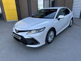 Toyota Camry 2021 года за 12 100 000 тг. в Костанай – фото 2