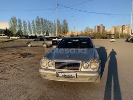 Mercedes-Benz E 280 1996 года за 3 300 000 тг. в Караганда – фото 2