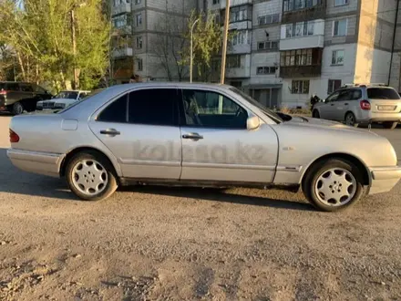 Mercedes-Benz E 280 1996 года за 3 300 000 тг. в Караганда – фото 3