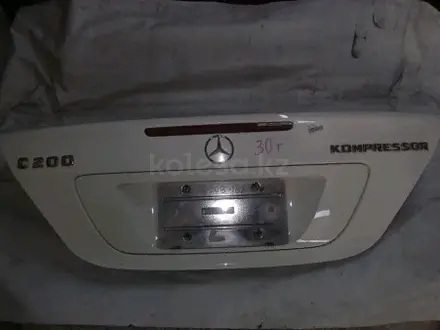 Крышка багажника в сборе Mercedes 203 за 40 000 тг. в Караганда