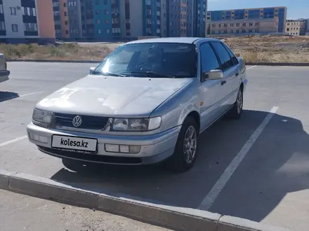 Volkswagen Passat 1995 года за 1 500 000 тг. в Актау – фото 2