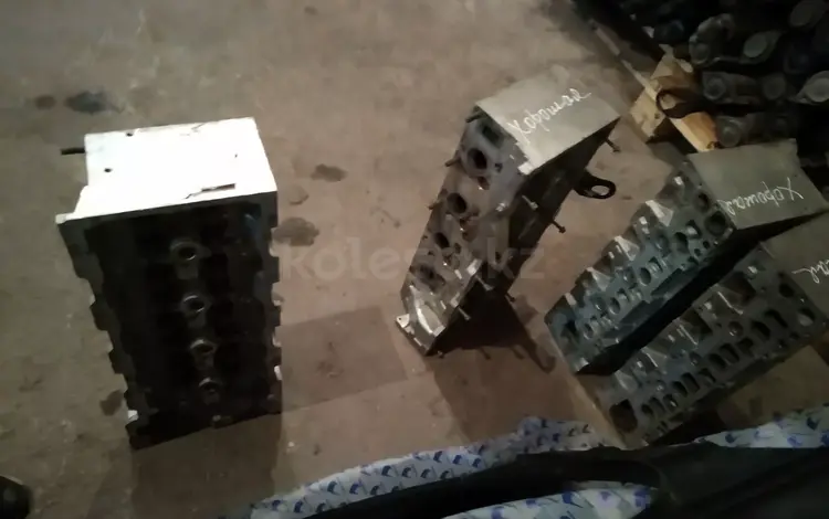 Ом 611 ГБЦ 2.2 дизель за 200 000 тг. в Алматы