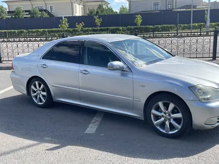 Toyota Crown 2004 года за 3 700 000 тг. в Астана – фото 2