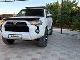 Toyota 4Runner 2015 года за 15 500 000 тг. в Жанаозен