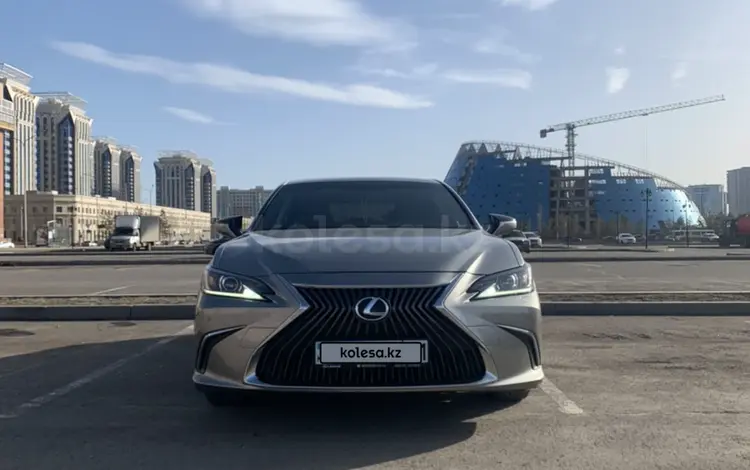 Lexus ES 250 2019 года за 22 500 000 тг. в Астана