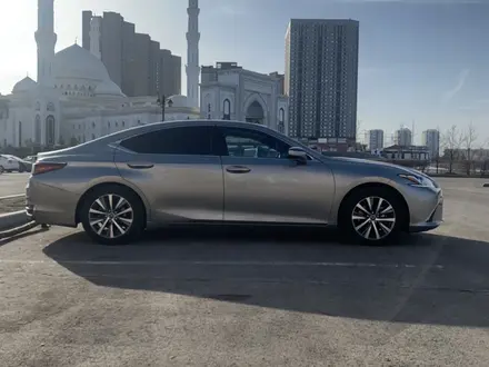 Lexus ES 250 2019 года за 22 500 000 тг. в Астана – фото 7