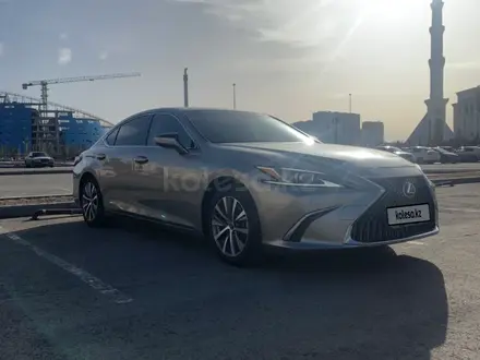 Lexus ES 250 2019 года за 22 500 000 тг. в Астана – фото 8