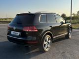 Volkswagen Touareg 2012 года за 10 500 000 тг. в Астана – фото 4