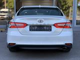 Toyota Camry 2021 года за 15 800 000 тг. в Шымкент – фото 5