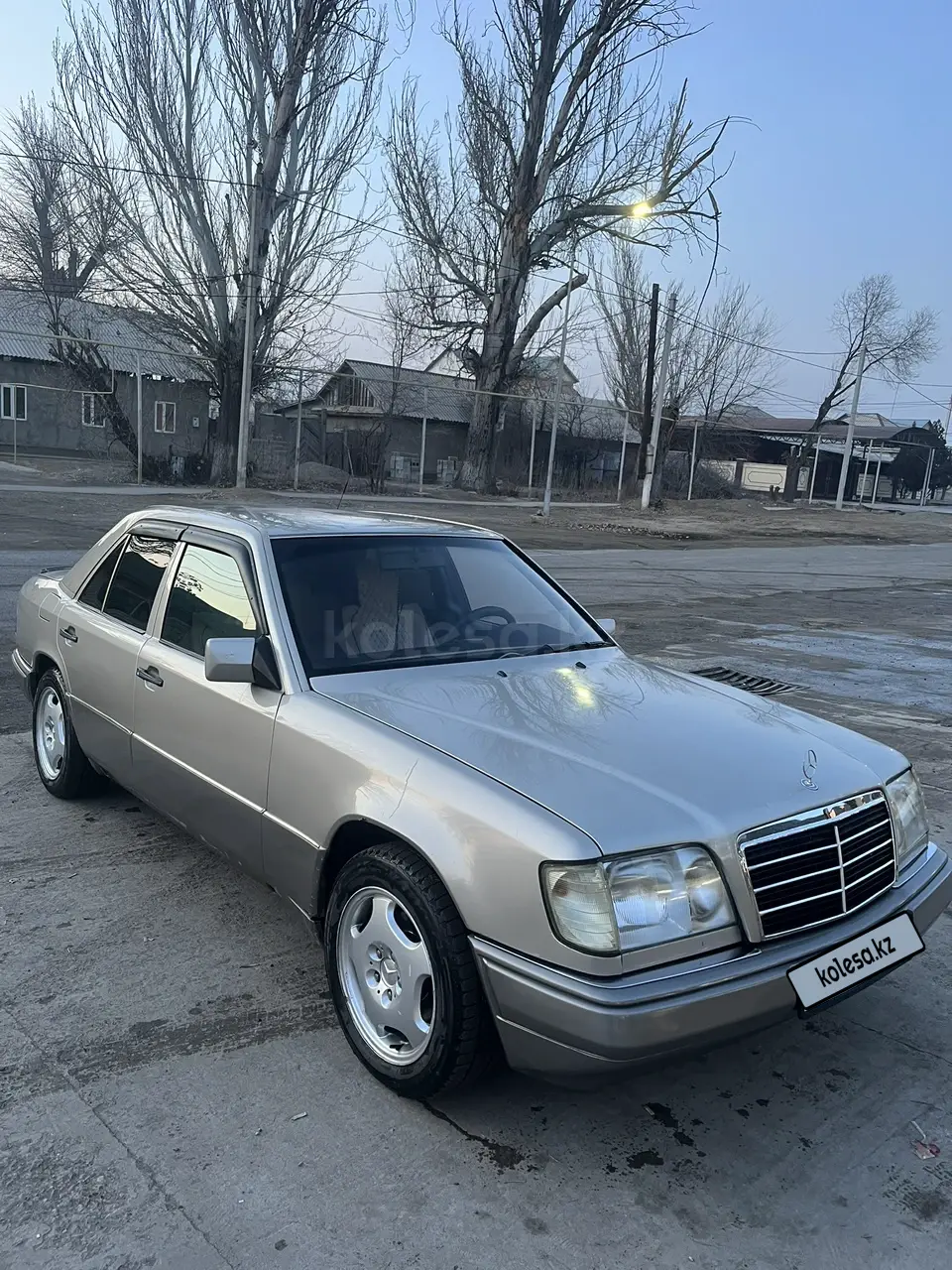 Mercedes-Benz E-Class, 1993