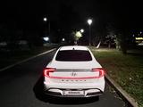 Hyundai Sonata 2022 годаүшін10 500 000 тг. в Семей – фото 2