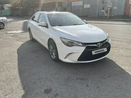 Toyota Camry 2016 года за 9 400 000 тг. в Алматы – фото 2