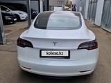 Tesla Model 3 2021 года за 16 900 000 тг. в Алматы – фото 5