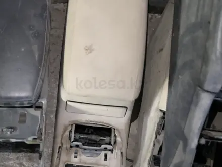 Подлокотник центральный консол на легковой авто за 10 000 тг. в Алматы – фото 4
