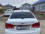 Chevrolet Cruze 2013 годаfor3 200 000 тг. в Атырау – фото 3