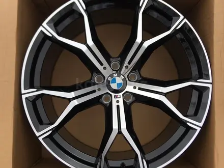 Комплект колес для BMW X5 G07 G05 R20 21-22 Оригинал, лето зима за 350 000 тг. в Алматы – фото 19