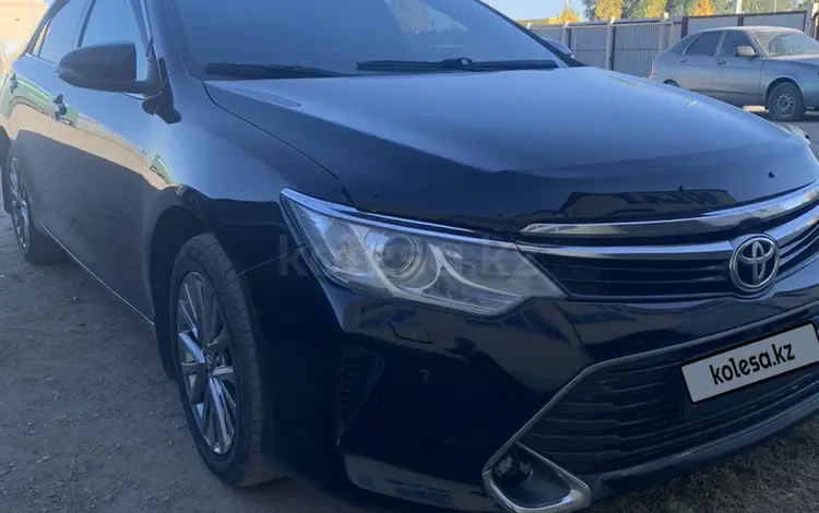 Toyota Camry 2015 годаfor9 700 000 тг. в Актобе