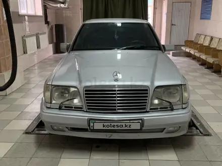 Mercedes-Benz E 280 1995 года за 1 800 000 тг. в Тараз