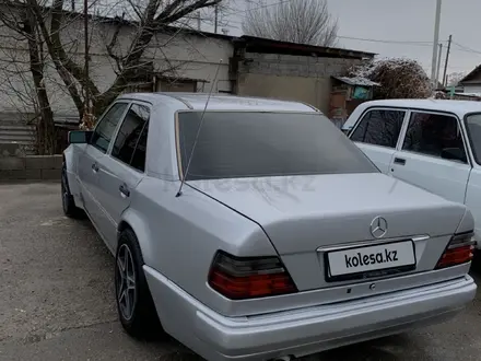 Mercedes-Benz E 280 1995 года за 1 800 000 тг. в Тараз – фото 3
