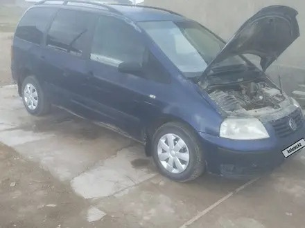 Volkswagen Sharan 2001 года за 2 300 000 тг. в Шу – фото 4