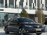 Toyota Camry 2014 годаүшін6 200 000 тг. в Актобе – фото 2