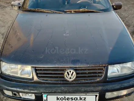 Volkswagen Passat 1994 года за 1 800 000 тг. в Уральск