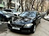 BMW 520 2012 годаүшін8 900 000 тг. в Алматы – фото 2