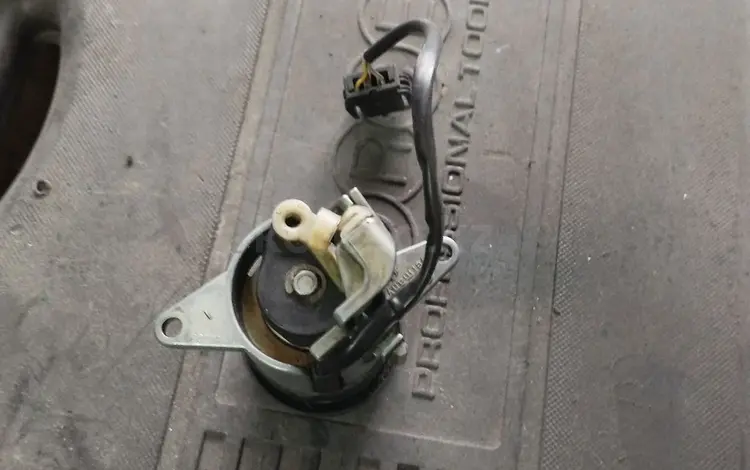 Кнопка крышки багажника Ауди 100 С4 за 8 000 тг. в Караганда